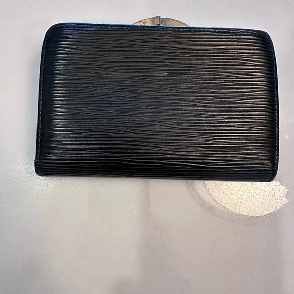 Louis Vuitton Black Epi leather Kisslock Wallet - Picture 2 of 6